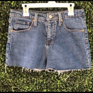 FRAYED DENIM SHORTS